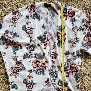 Beautiful floral cotton kimono